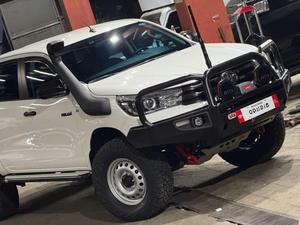 RAFFBIEN 2022 Toyota Hilux 4x4 Pick-up - Faible kilométrage, excellent état |   Prêt à être expédié - Product Image 5