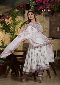 Dernière collection Excellente qualité Nouveau Designer Mal Cotton Kurti Pant With Dupatta With Printed Work Worldwide Exportateur - Product Image 3