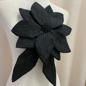 อุปกรณ์ตกแต่งเสื้อผ้าแบบใหม่ สไตล์กลิ่นหอมอ่อนๆ จับจีบประดับดอกไม้ใหญ่ ปักลูกปัด สำหรับงาน DIY - Product Image 6