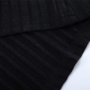 Pull à col roulé fin et respirant en spandex avec col rabattu pour hommes, coupe ajustée, pour le printemps et l'automne. - Product Image 3