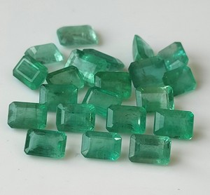 Émeraude verte naturelle de qualité supérieure coupe octogonale 4x6mm-Émeraude lâche de qualité supérieure - Product Image 1