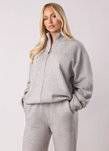 Ensemble de survêtement pour femme en tricot gris clair à col cheminée et fermeture éclair intégrale, tenue en tricot côtelé doux, idéal pour se détendre, voyager ou porter en hiver - Product Image 2