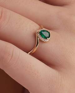 0.09ctw Pera brillante en forma de Esmeralda y corte redondo Diamante Halo Chevron Anillo en oro amarillo de 14K Anillo al por mayor Regalo para ella - Product Image 2