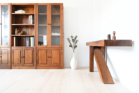 Bureau de travail modulaire en teck, design minimaliste sud-ouest, trois pieds, élégant, durable et moderne