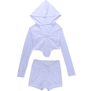 Survêtement d'été 2 pièces écologique personnalisé pour hommes T-shirt 100% coton et short en maille respirante avec logo imprimé Twin Sets - Product Image 1