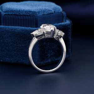 Vente en gros de bagues en or massif 14k pour femmes, bague de fiançailles en diamant de laboratoire 14k, bague de mariage faite à la main de taille marquise et trillion pour elle - Product Image 4