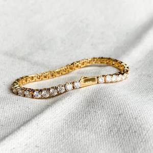 สร้อยข้อมือเทนนิสเงินแท้ 925 ดีไซน์มินิมอล ชุบทอง ประดับเพชรซิคอนแบบฝัง  โซ่เส้นเล็ก  เครื่องประดับสำหรับผู้หญิงและเด็กผู้หญิง ของขวัญสำหรับงานปาร์ตี้ - Product Image 4