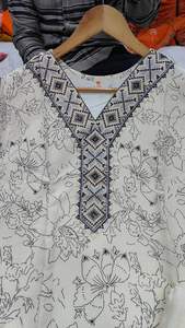 Kurta recta bordada y estampada de rayón elegante para mujer con pantalón a juego y conjunto Dupatta Ideal para ropa informal y de fiesta - Product Image 6