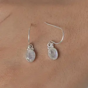 Pendientes de Plata de Ley 925 con Piedra Lunar Arcoíris Facetada para Mujer, Estilo Bohemio, Diseño Único, Joyería de Moda - Product Image 1