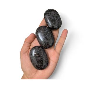 Piedra de Palma de Gabbro Índigo MUNTAHA AGATE al por Mayor, Cristal Curativo Pulido Ovalado de Primera Calidad, Metafísico, Feng Shui para - Product Image 1