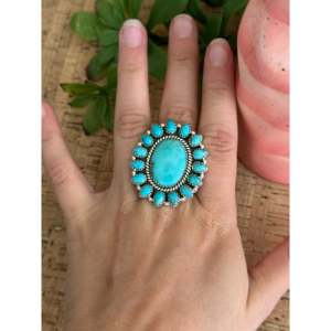 Bague ajustable en argent sterling avec turquoise Kingman faite à la main, sertie en clos - Product Image 2