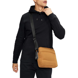 Sweat à capuche uni élégant pour un usage quotidien Sweat à capuche de couleur noire unie avec tissu en coton confortable Sweat à capuche OEM avec logo - Product Image 3