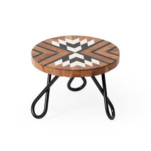 Support à gâteau en bois de style INS personnalisé avec pied en métal isolé Outil de décoration de gâteau pour les fêtes de mariage - Product Image 1