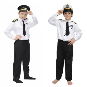 Piloto de aspecto elegante con gorra negra, nuestro disfraz de ayudante para niños, función anual escolar, fiesta temática, competición, espectáculo de escenario, vestido