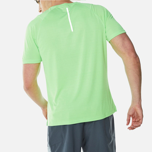 Ensemble de fitness pour hommes avec logo personnalisé pour l'hiver-Léger, respirant, séchage rapide, coupe vent coupe ajustée, t-shirt et short de survêtement - Product Image 3