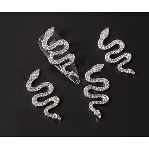 Unghie artificiali Snake Nail Charm con affascinante design a serpente - Product Image 2