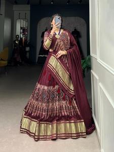 ชุดออกแบบใหม่ล่าสุดผ้าไหม gaji lehenga choli & dupatta พร้อมพิมพ์ดิจิตอลและ lagadi patta ทำงานแฟชั่นผู้หญิง - Product Image 2