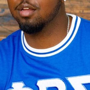 Royal White Sigma Chenille Tee Cotton Collegiate Apparel avec lettres brodées Greek Life Sigma Fraternity Lifestyle Shirt - Product Image 4