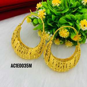 Boucles d'oreilles en laiton plaqué or d'un gramme Design de fleurs mignonnes Styles tendance pour les mariages Cadeaux de fiançailles - Product Image 3