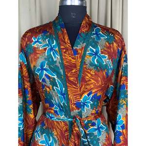Vestido Kimono de Seda Reciclada Estilo Boho Chic Vintage para Mujer, Ideal para la Playa, Resort, Casa o como Bata de Baño - Product Image 2