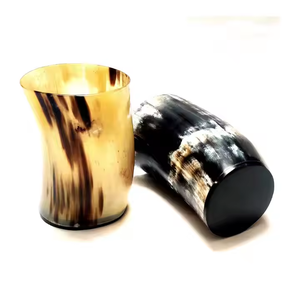 Verre en corne de buffle au design antique pour la bière Corne naturelle noire et blanche PAR CRESCENT CRAFTS - Product Image 4