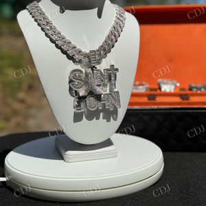 Colgante de Plata de Ley Chapado en Oro con Incrustaciones de Moissanita VVS, Hecho a Mano con Esmalte, de Alta Calidad y Personalizado, para Hombre - Product Image 3