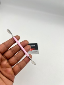 Pousse-cuticules double face en acier inoxydable avec manche rose, outil de manucure réutilisable, design double tête 2-en-1 - Product Image 3