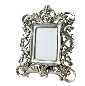 Cadre photo carré en métal argenté fait à la main, écologique et durable, décoration de table et photos mémorables - Product Image 1