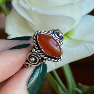 แหวนสตรีโบฮีเมียน925แท้ดีไซน์เนอร์ทำด้วยมือหินอัญมณีมาใหม่จากธรรมชาติ - Product Image 2