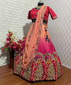 Heavy Exclusive Indian Designer Lehenga Choli con pieza de blusa Nuevo diseñador Última ropa de fiesta exclusiva de Ethnic Clothing Apparelgarment - Product Image 3