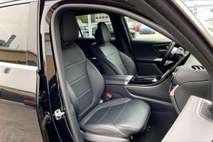 SUV Mercedes-Benz Clase GLC 300 4MATIC de 4 Puertas AWD 2023, en Excelentes Condiciones - Product Image 4