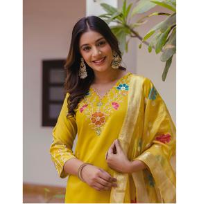 Exportador Indio de Conjuntos de Kurta y Pantalón Bordados a Mano con Estampado Floral para Mujer, con Dupatta, para Fiestas Cómodas, a Precio de Fábrica - Product Image 1