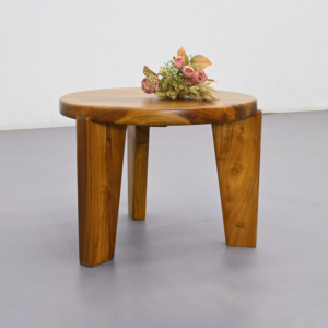 Meja kopi kayu jati berkaki tiga dari Indonesia dengan ukuran besar untuk ruang tamu - Product Image 6