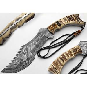 Cuchillo rastreador de Damasco de la mejor calidad, cuchillos de acero de Damasco hechos a mano personalizados con mango de hueso. - Product Image 1