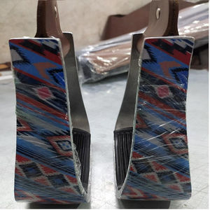 Étriers de spectacle en aluminium imprimés Accessoires de cheval d'équipement de cheval de Western multifonctionnel Conception personnalisée - Product Image 1