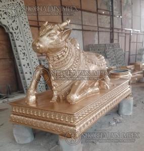 Statue de vache Nandi fabriquée à la main Figurine hindoue sacrée pour la décoration de mariage du fournisseur indien fleur romantique - Product Image 3