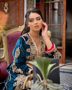 Caftan marocain élégant en velours vert mer unique extraordinaire brodé à la main style décontracté antistatique et respirant - Product Image 6