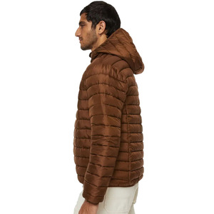 Chaqueta acolchada con capucha acolchada resistente al agua para hombre, gran oferta, chaqueta acolchada de invierno con logotipo personalizado para hombre en tamaños personalizados - Product Image 3