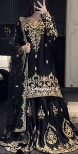 Colección de vestidos de mujer de diseñador étnico indio moderno, traje Sharara Gharara con bordado pesado, nueva ropa de fiesta, aspecto Salwar Kameez - Product Image 2