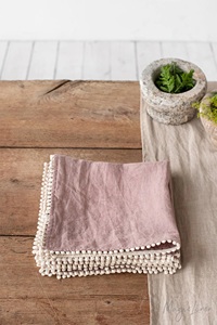 Ensemble de serviettes en lin blanc pur de Noël faites à la main avec serviette et accessoires en tissu de style élégant Pom Pom - Product Image 3