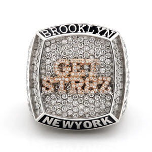 Anillo de bodas de plata de ley 925 diseño de lujo de diamante VVS personalizado para hombres y mujeres - Product Image 1