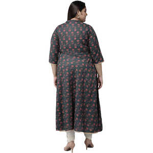 ชุดคุर्ติอานาร์กาลีผ้าฝ้ายสีเทาพิมพ์ลายดอกไม้สำหรับผู้หญิงไซส์พลัส พร้อมเสื้อและเสื้อเชิ้ตประดับลายดอกไม้ - Product Image 5