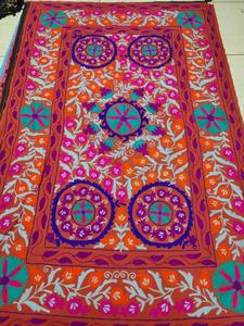 Extensores de cama bordados a mano Suzani hechos a medida, con temas tribal, ideales para reventa por tiendas de decoración del hogar - Product Image 5