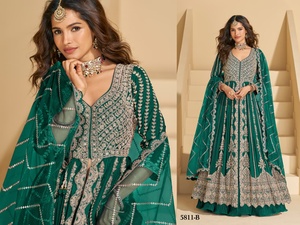 Vestido Anarkali de Diseñador Sayuri de la Mejor Calidad con Bordado Intenso para Mujer, para Bodas y Eventos, de Proveedor Indio - Product Image 3