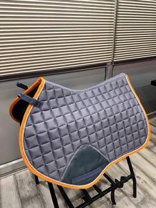 Tapis de selle de cheval sautant à couture fantaisie à la demande pour l'équitation disponible en grande quantité auprès de l'exportateur indien - Product Image 4