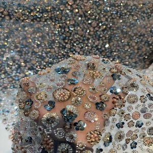 100% polyester tissu cousu à la main broderie et perles importé maille matériel robes de mariée avec couture perlage - Product Image 3