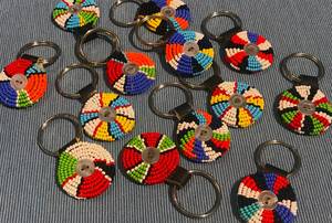 Llavero botón con cuentas hecho a mano - Product Image 1