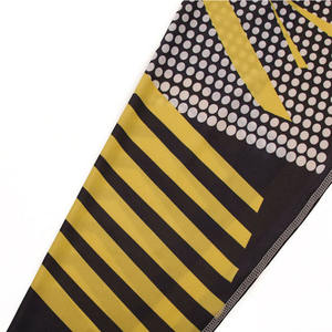 Rashguard pour homme à col rond et manches longues UPF50+ écologique, personnalisable et respirant pour les activités printemps/été - Product Image 5