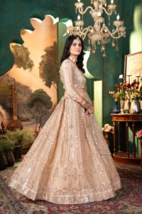 Lehenga ที่สวยงามและได้รับความนิยมมากที่สุดด้วยการปักที่สวยงามปักลายรหัสและงานปักเลื่อมหนัก - Product Image 3