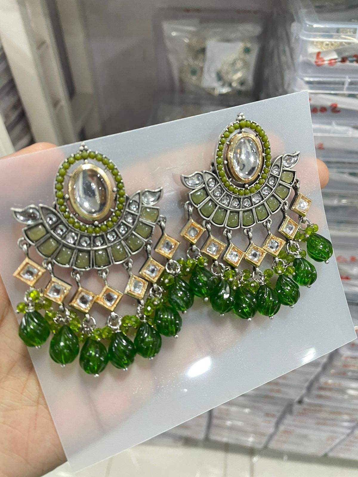 สีเขียว